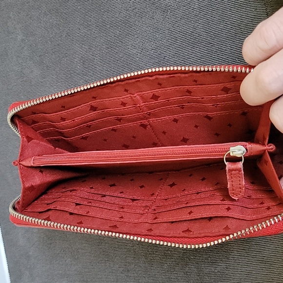 Fossil red zip around wallet - Picture 9 of 16